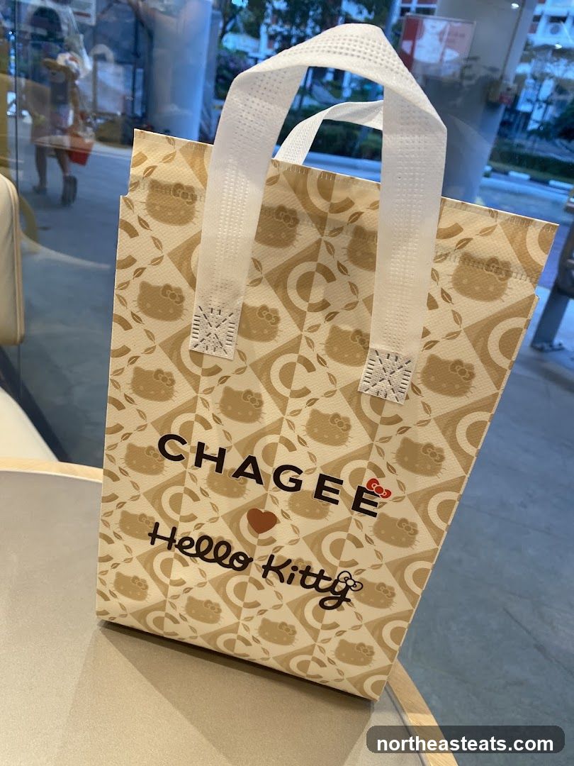Chagee x Hello Kitty Bag