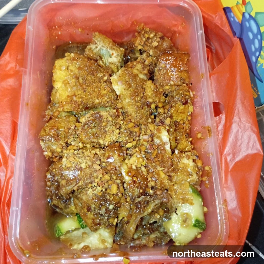 Fried Food with Peanuts and Sauce