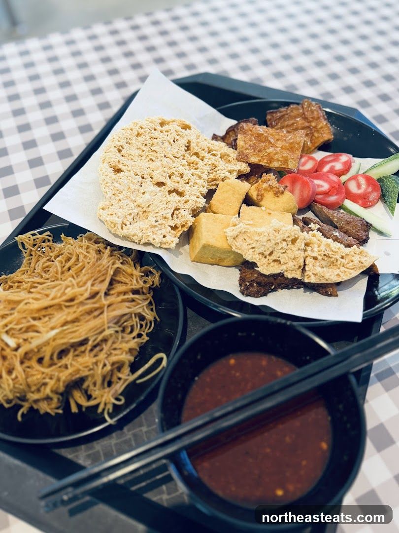 Fried Snacks Platter with Noodles and Dip