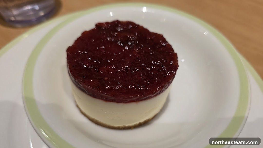 Mini Cheesecake with Berry Topping