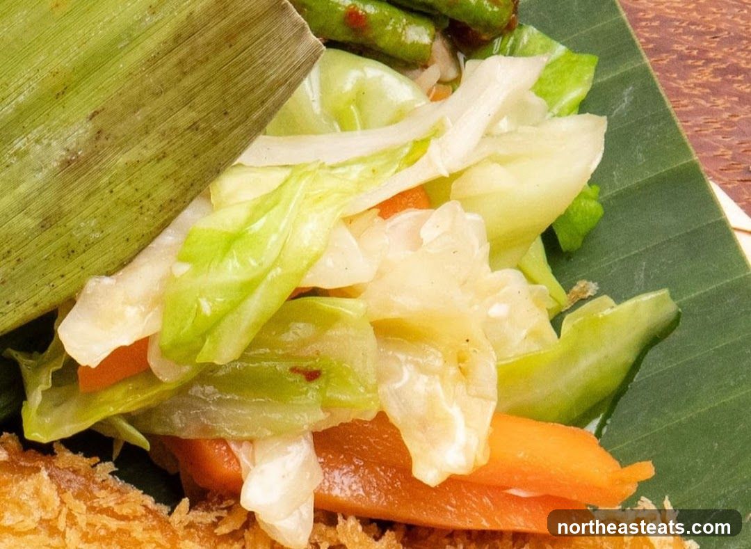Steamed Vegetables with Crispy Food