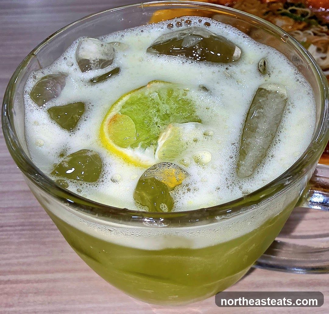 Green Drink with Lemon and Ice