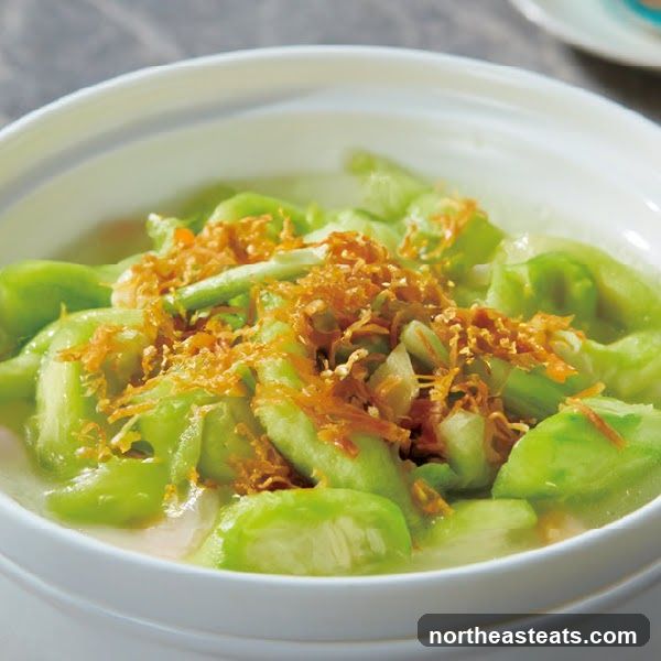 Stir-fried Loofah with Fried Shallots
