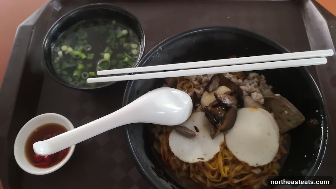 Noodles with Soup and Dipping Sauce