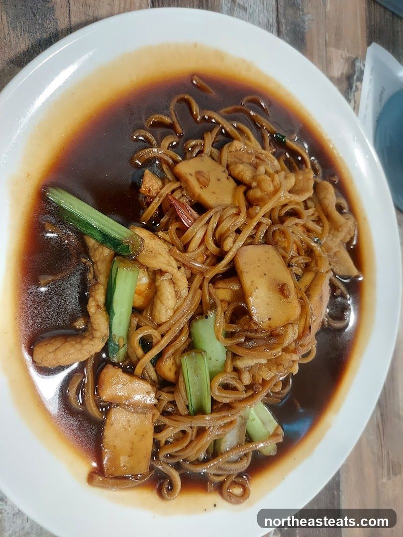 Noodles with Sauce and Vegetables