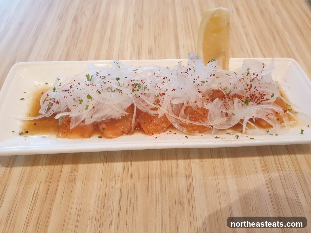 Salmon Sashimi with Onions and Lemon