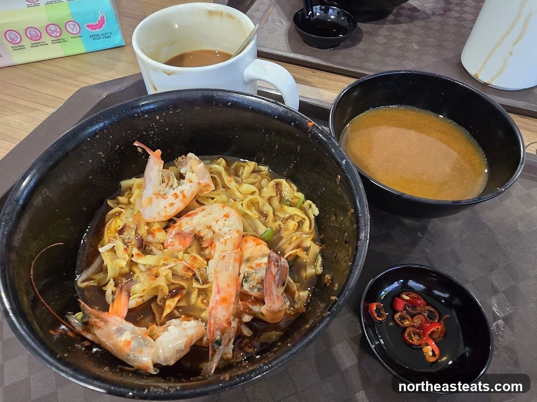 Shrimp Noodles with Broth and Chili
