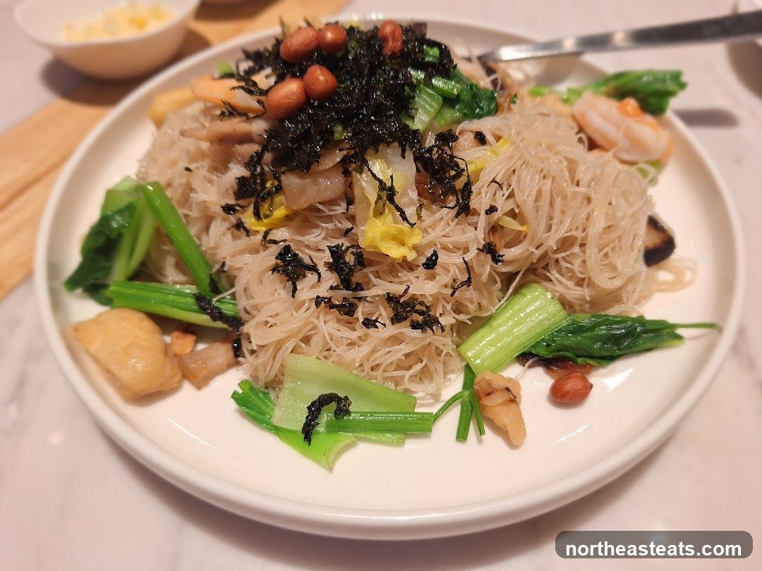 Noodles with Vegetables and Peanuts