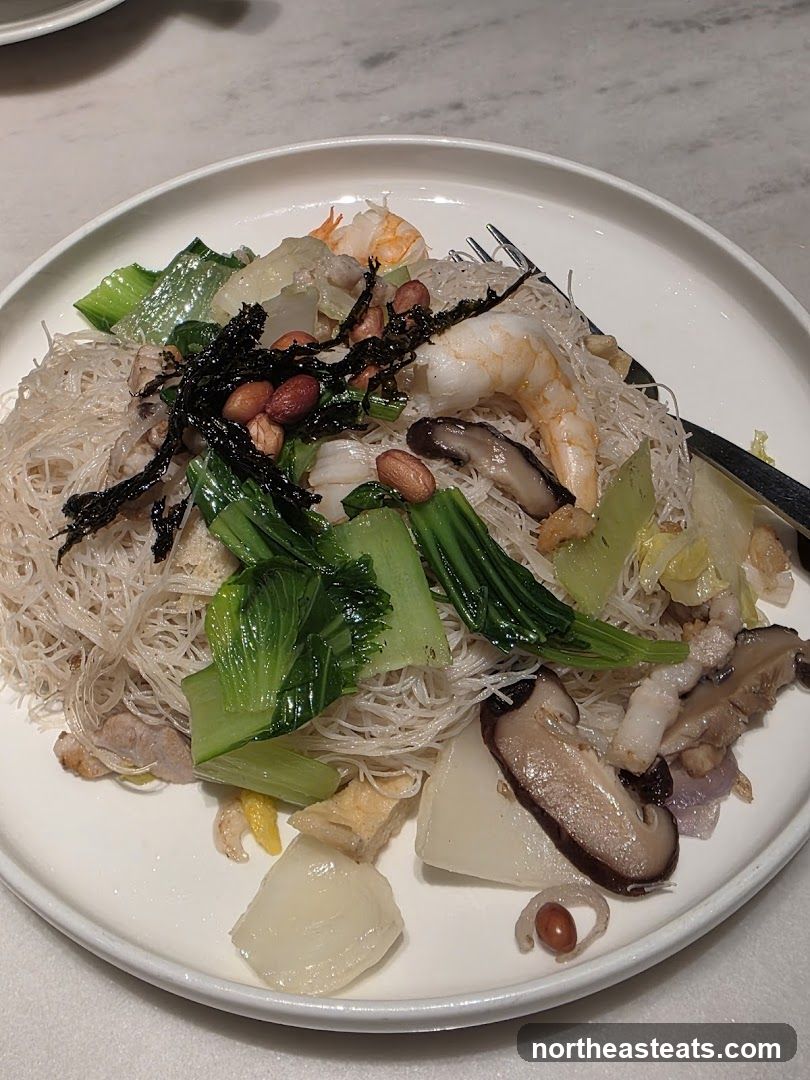 Stir-fried Noodles with Seafood and Vegetables