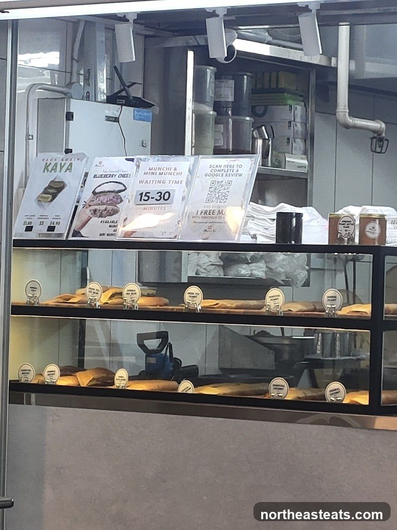 Food display with menu and waiting time information