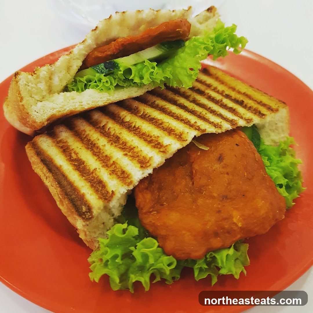 Grilled Sandwich with Lettuce and Cucumber
