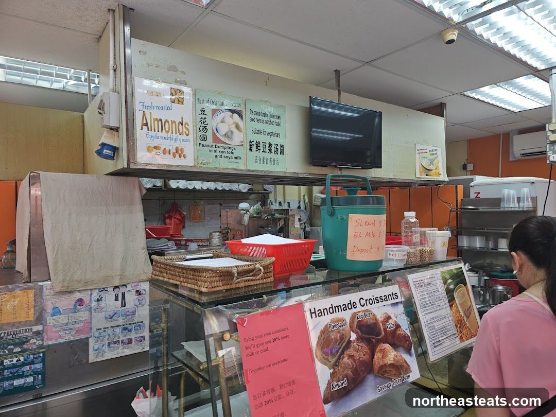 Food stall counter with various offerings