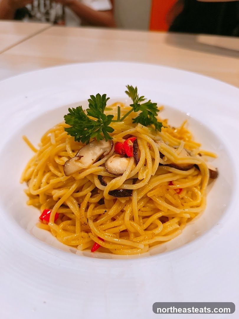 Spaghetti with Mushrooms and Chili
