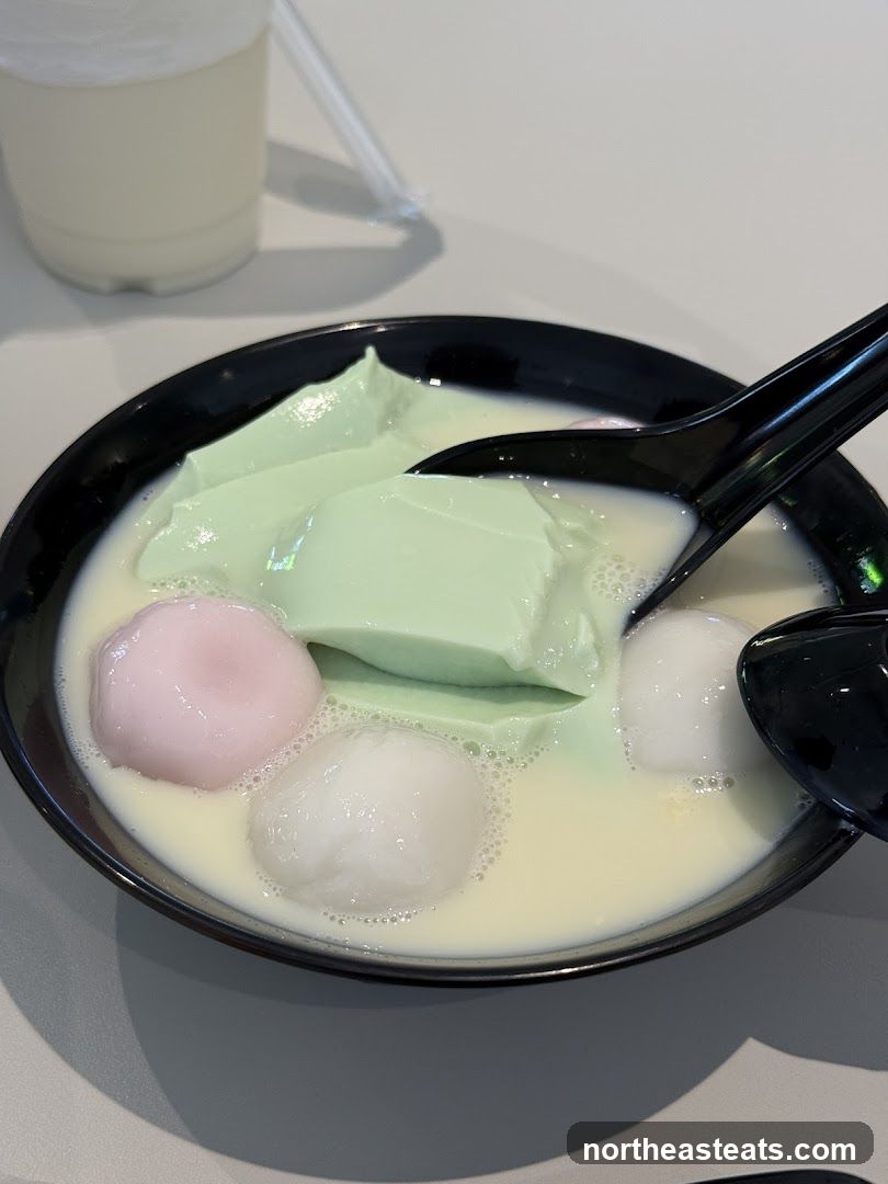 Dessert with Tofu Pudding and Mochi