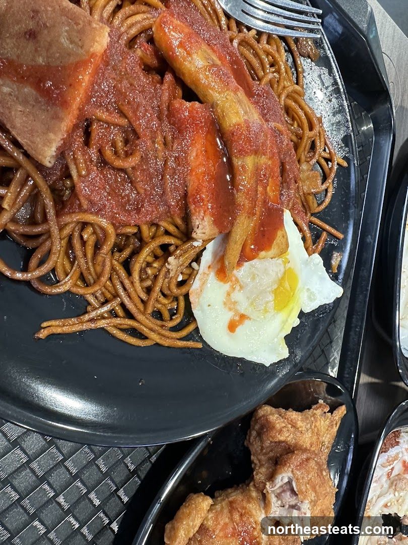 Noodles with Fried Chicken and Egg
