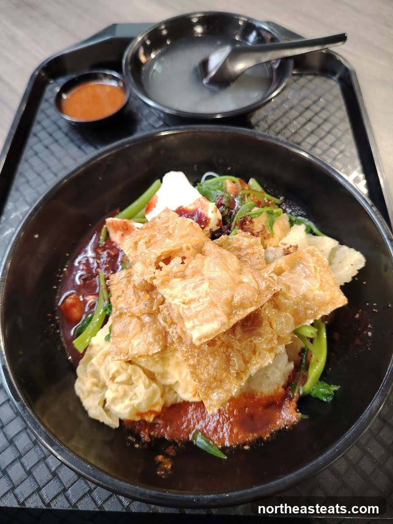 Noodles with Sauce and Toppings