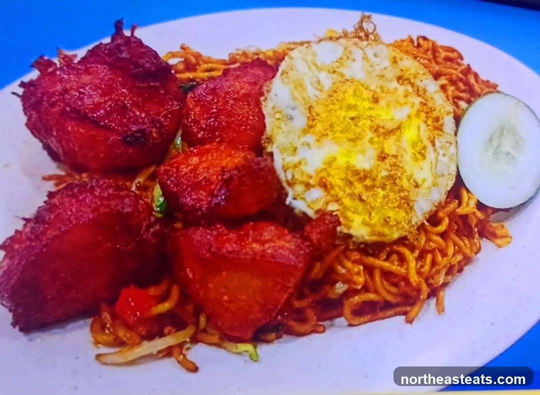 Fried Noodles with Chicken and Egg