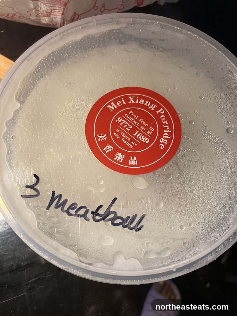 Porridge container with label