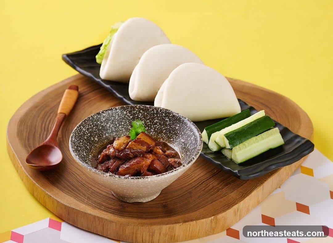 Braised Pork Belly with Steamed Buns