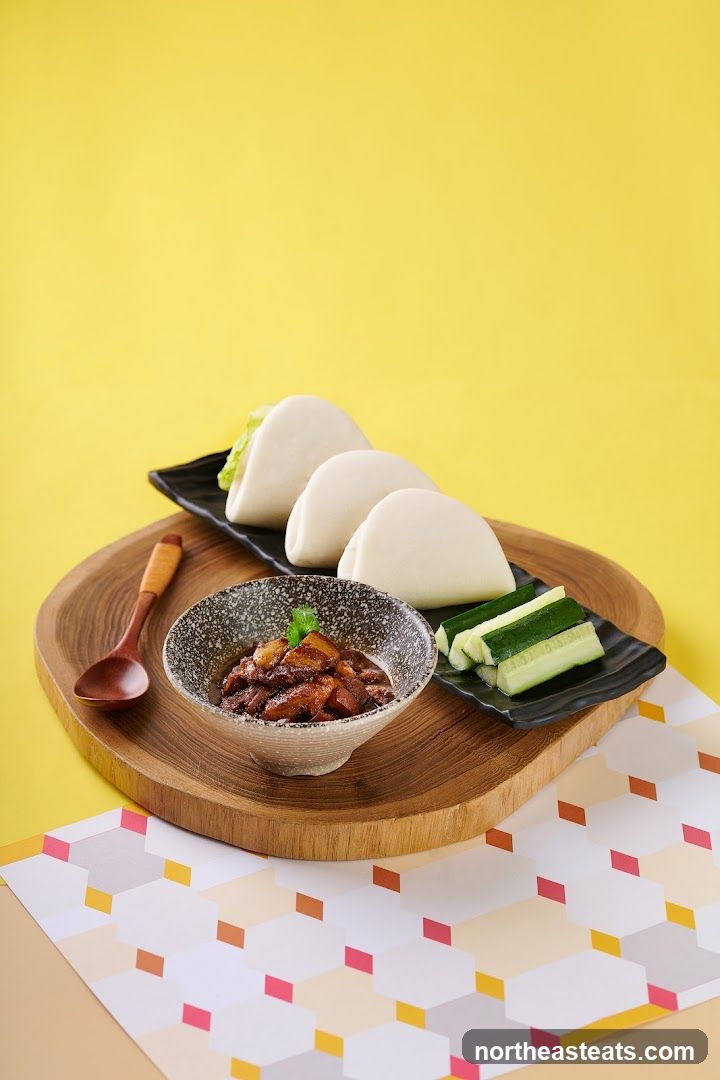 Braised Pork Belly with Steamed Buns
