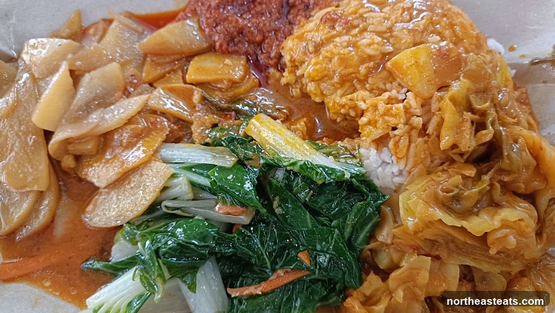 Rice dish with various toppings