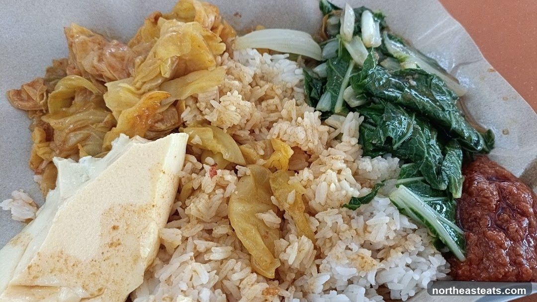 Rice plate with vegetables and tofu