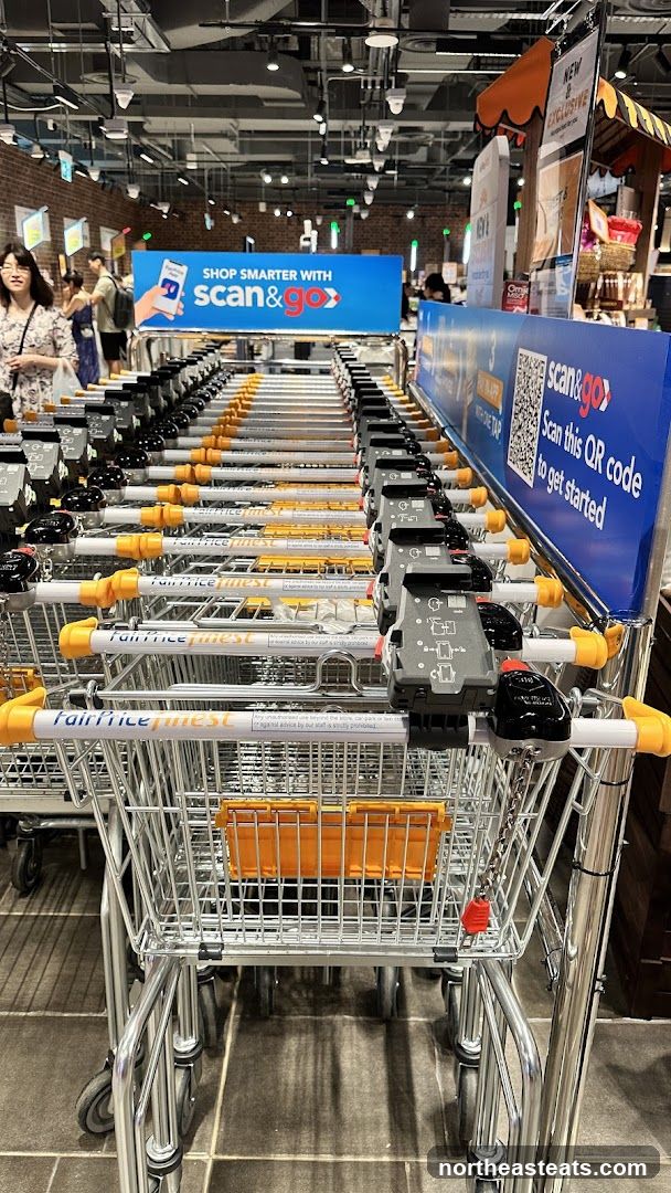 Shopping Carts with Scan & Go Signage