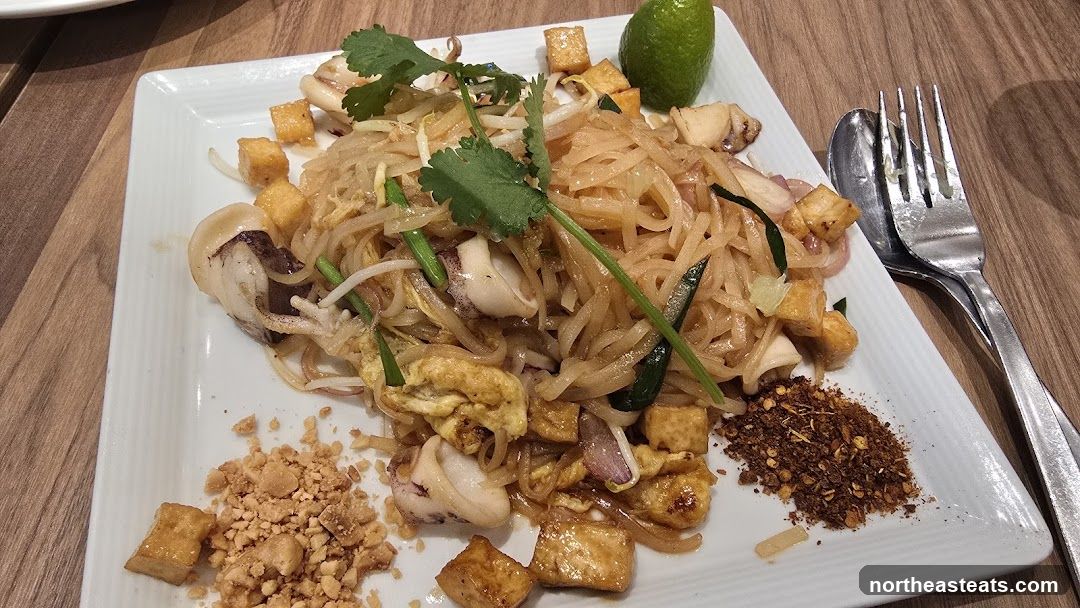 Pad Thai with Squid