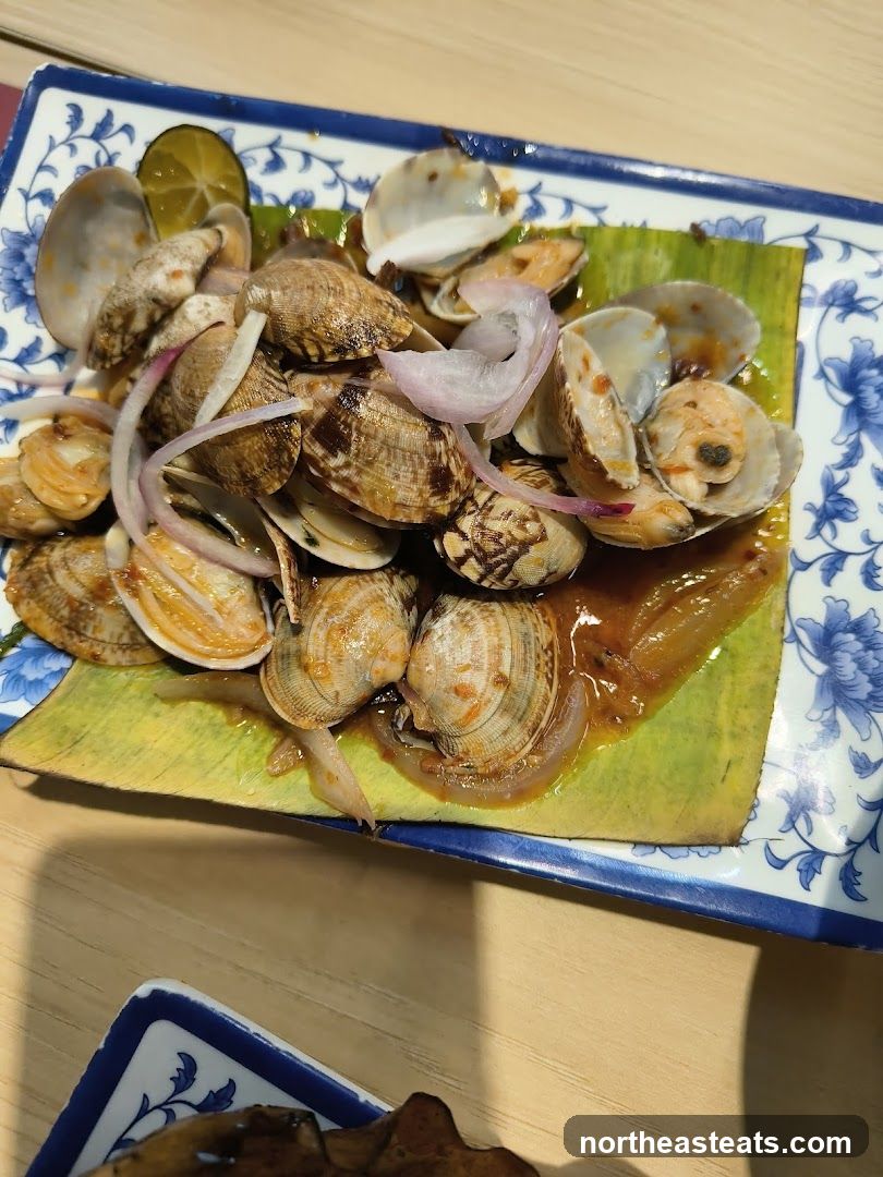 Clams with Onions and Lime