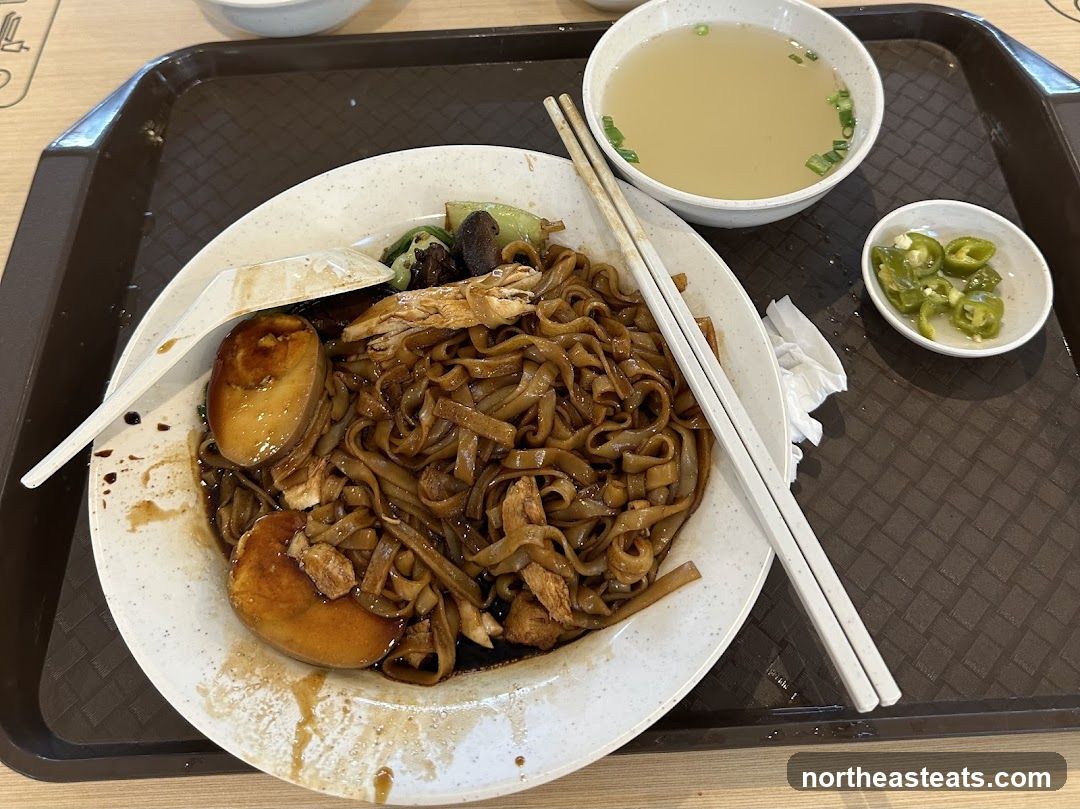 Noodles with Braised Eggs and Soup
