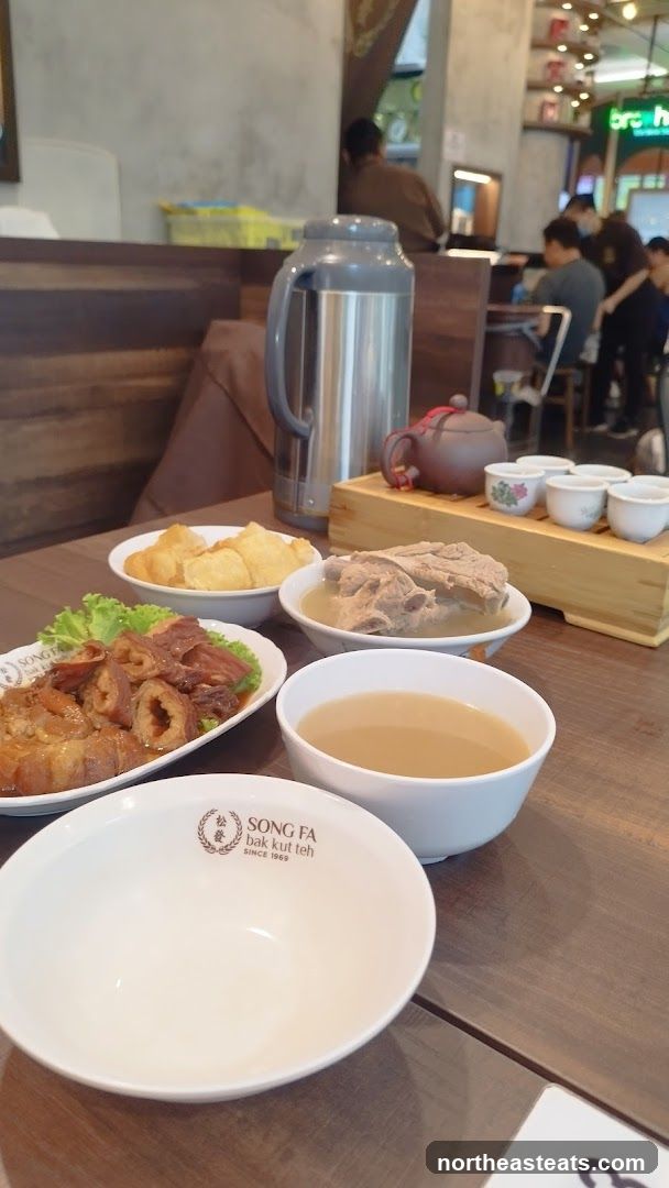 Song Fa Bak Kut Teh (Waterway Point) 松發肉骨茶 水滨坊