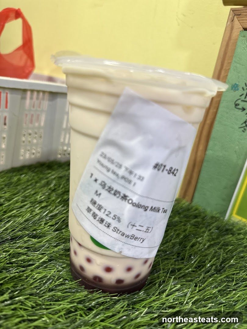 Oolong Milk Tea with Strawberry Boba