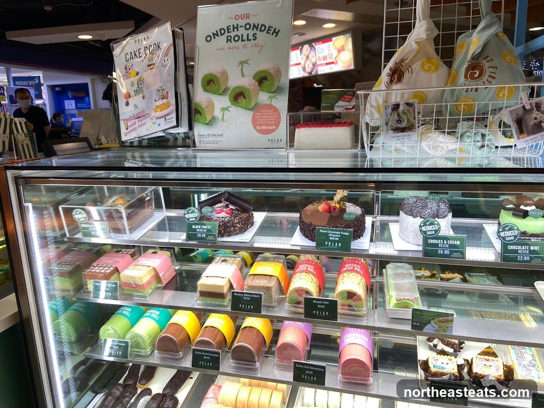 Polar Cake Display