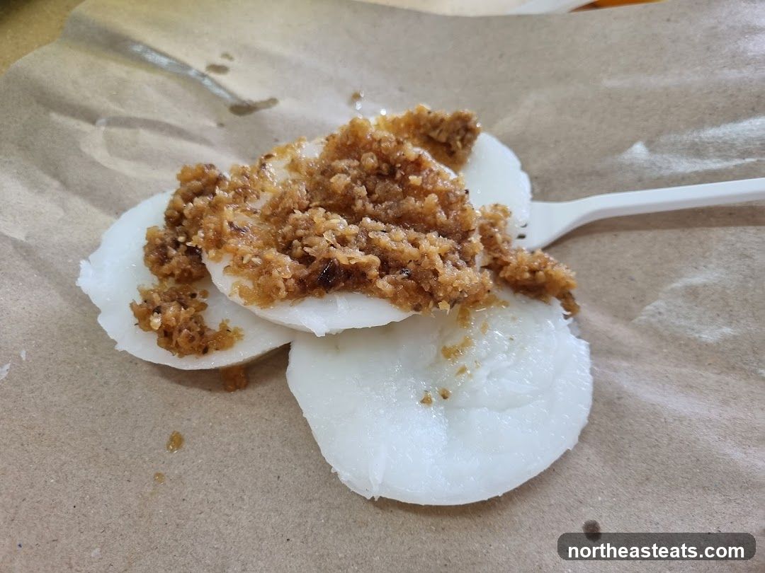 Steamed Rice Cakes with Toppings