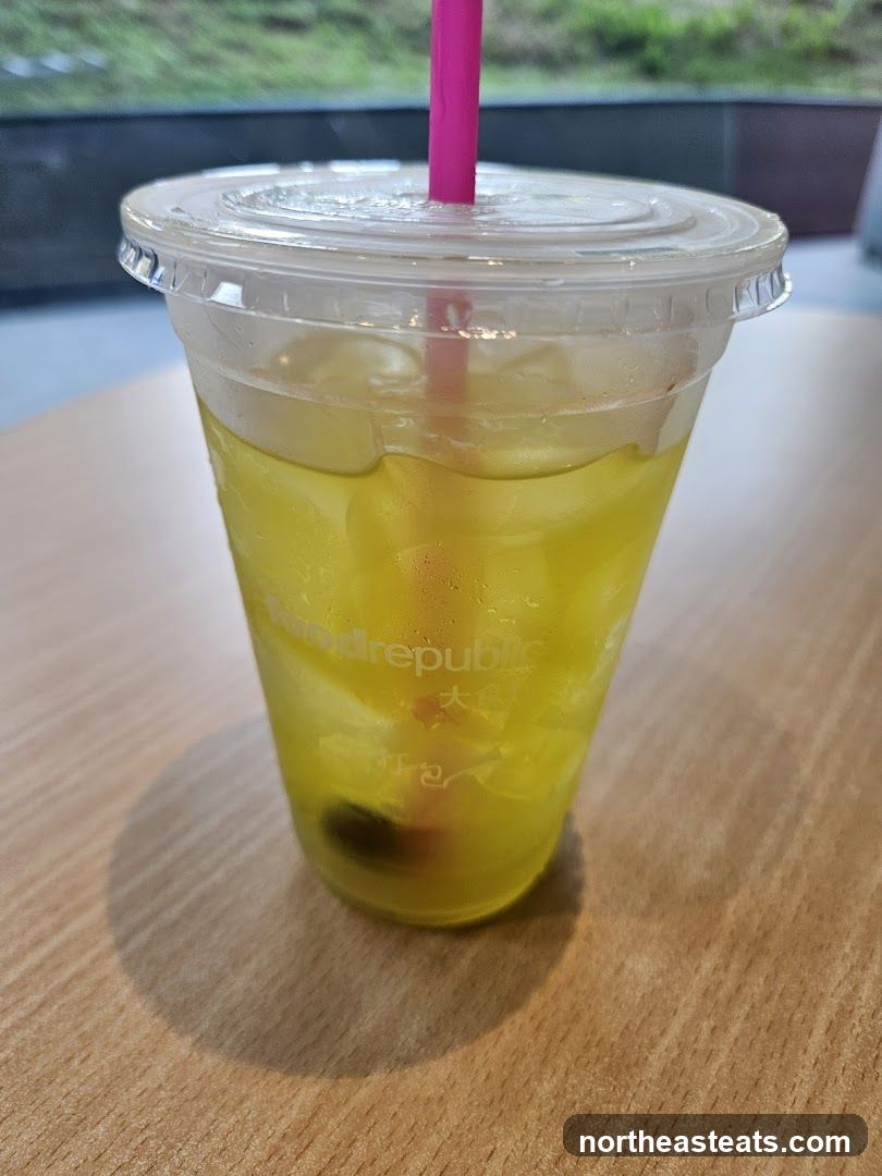 Iced Tea with Lemon and Fruit