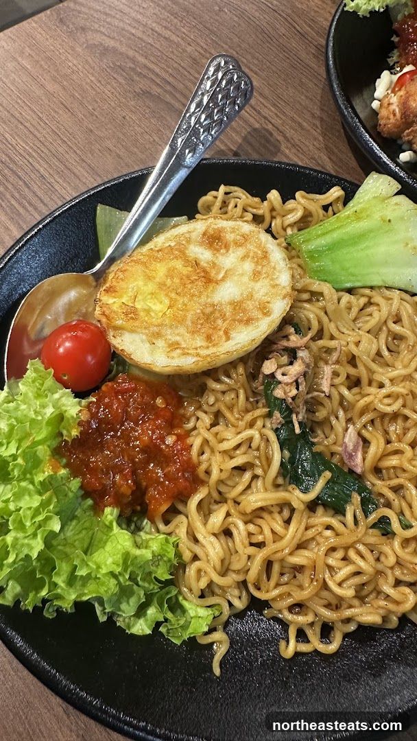 Noodles with Fried Egg and Chili Paste