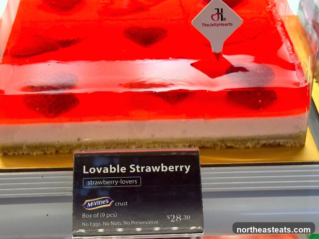 Lovable Strawberry Cake