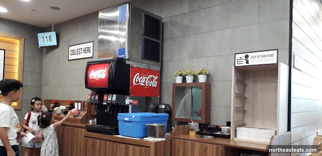 Order Collection and Tray Return Area