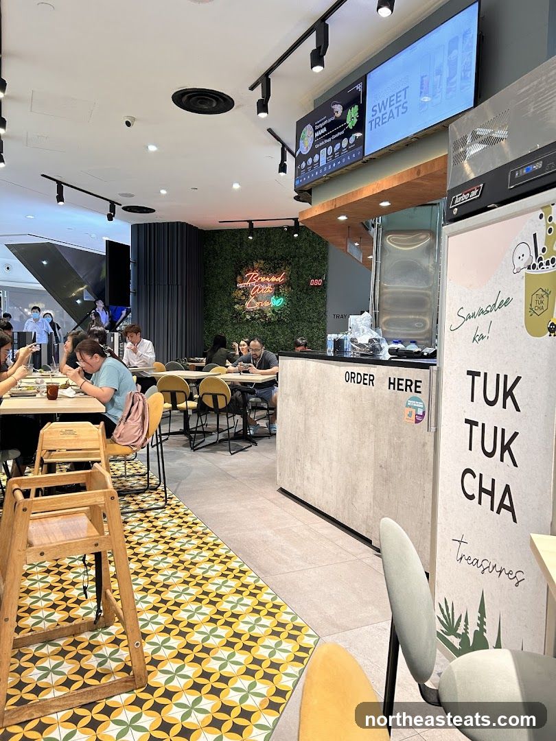 Tuk Tuk Cha Interior