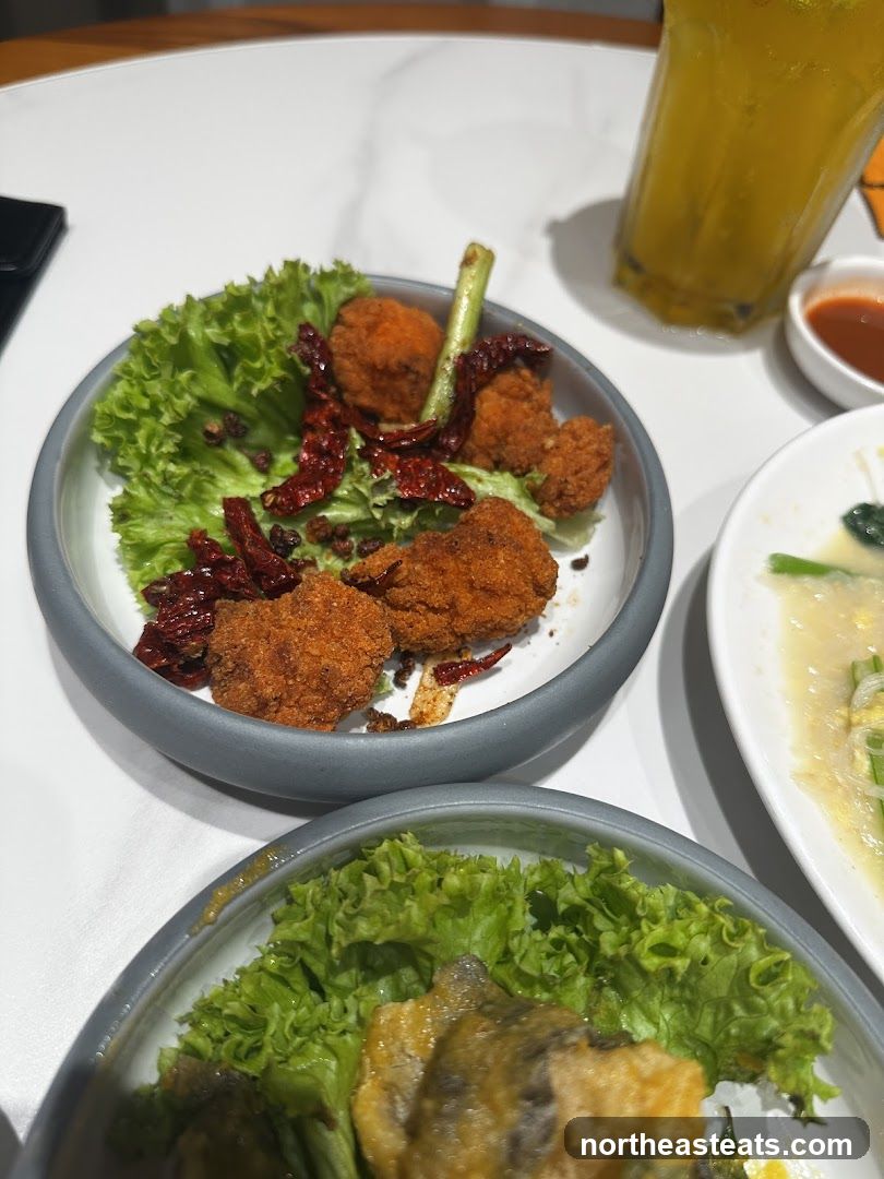 Fried Appetizers with Lettuce and Chili