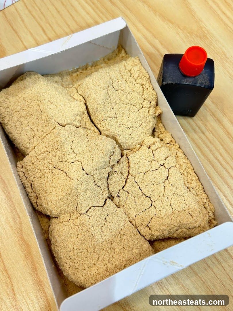 Warabi mochi with kinako powder