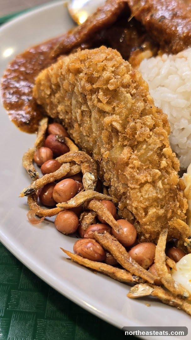 Fried Fish with Rice and Peanuts