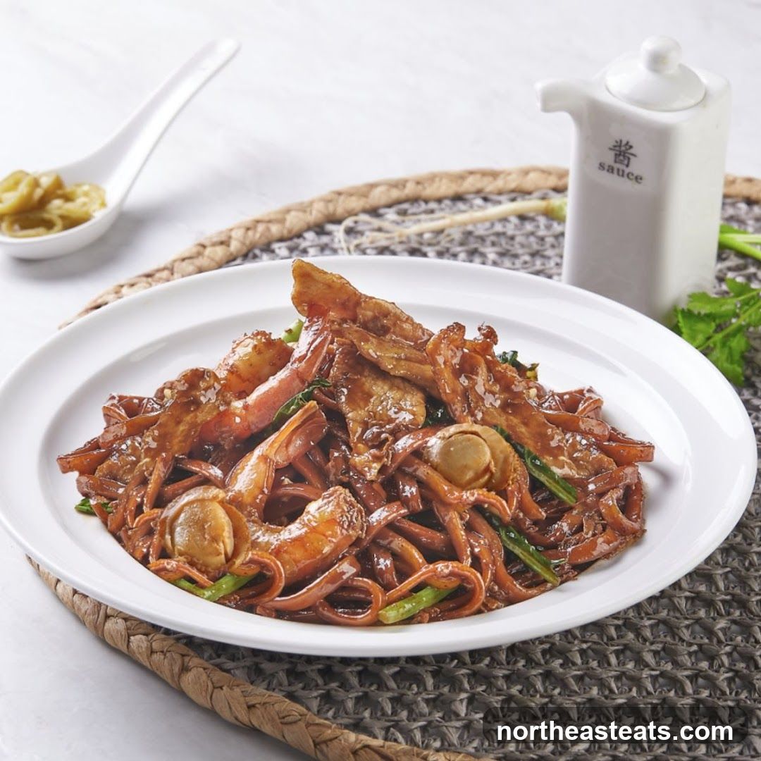 Stir-fried Noodles with Seafood
