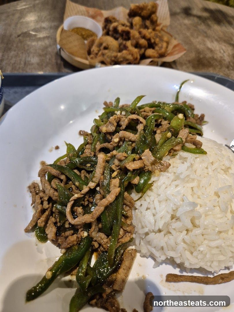 Stir-fried Beef with Green Peppers and Rice
