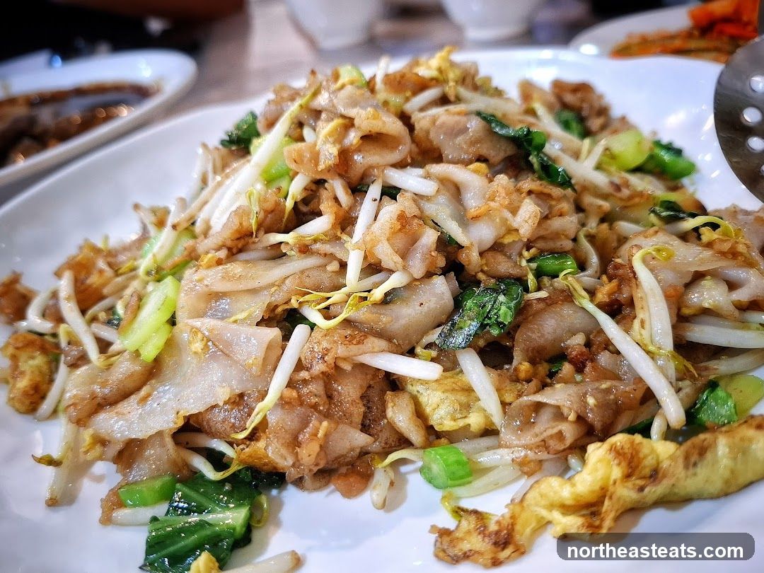 Stir-fried Noodles with Vegetables and Egg