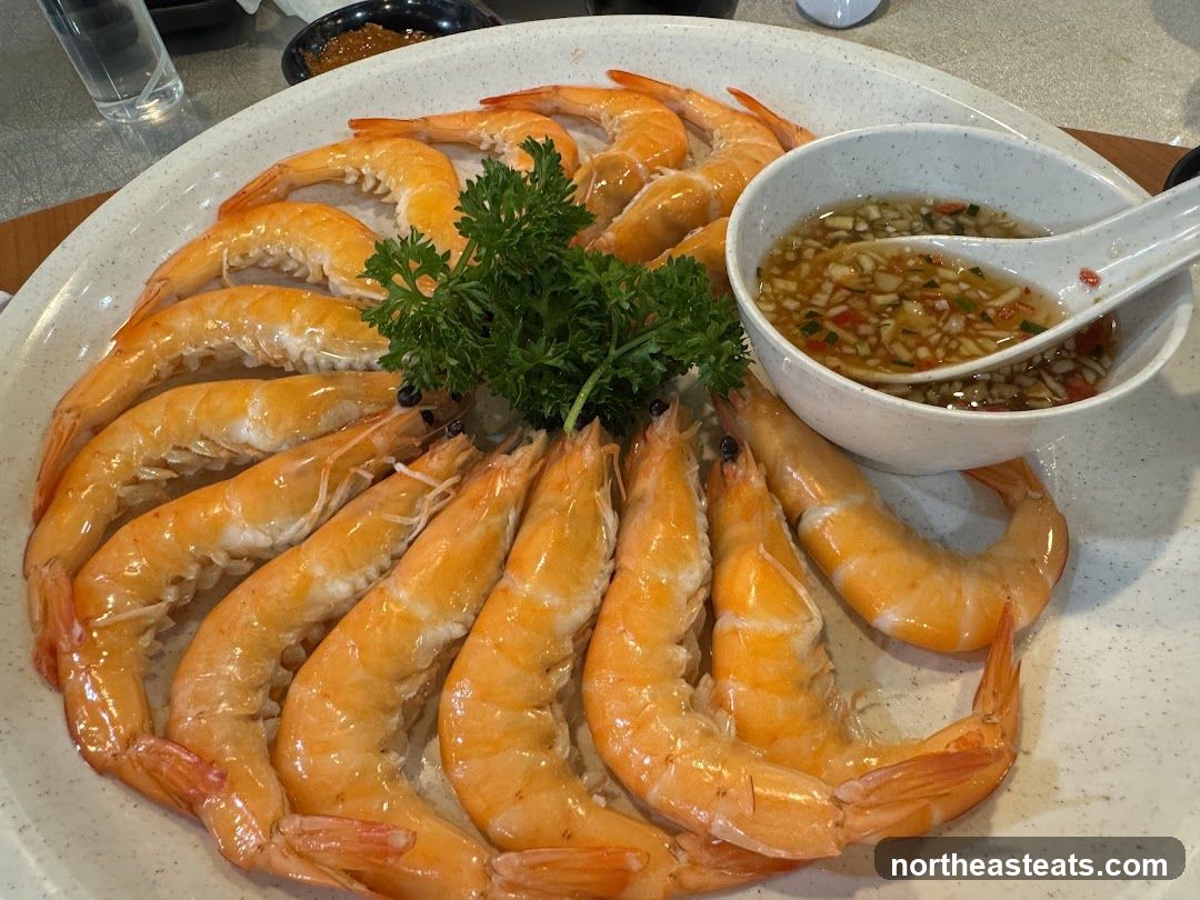 Steamed Prawns with Dipping Sauce