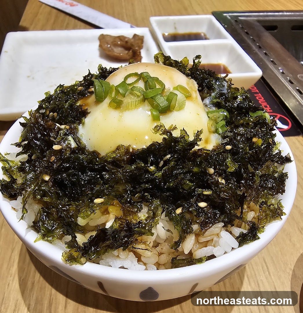 Rice Bowl with Egg and Seaweed