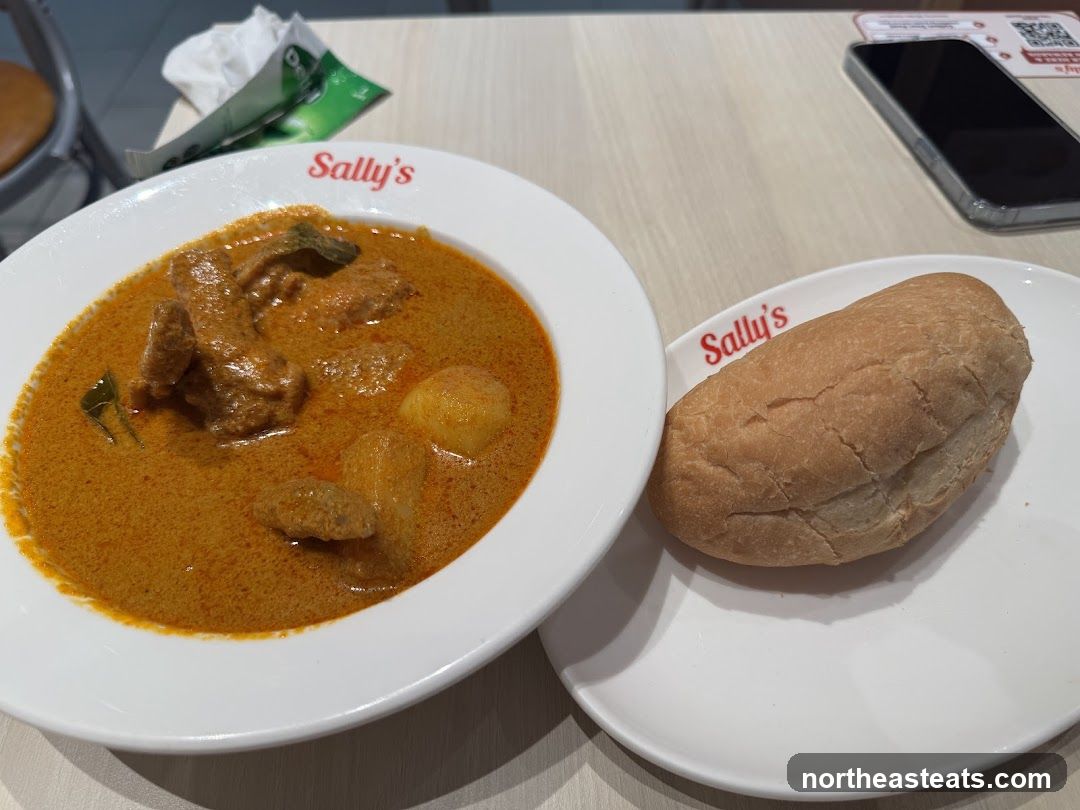 Curry with Bread Roll