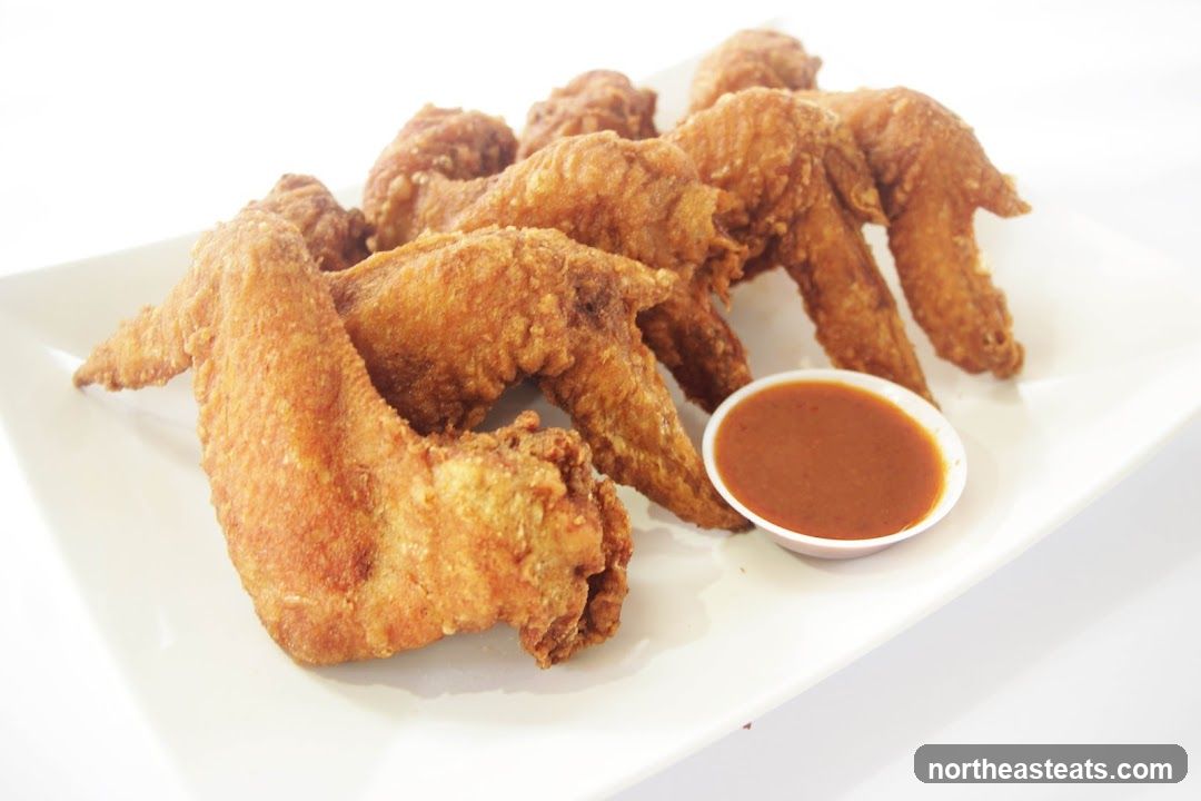 Fried Chicken Wings with Dipping Sauce