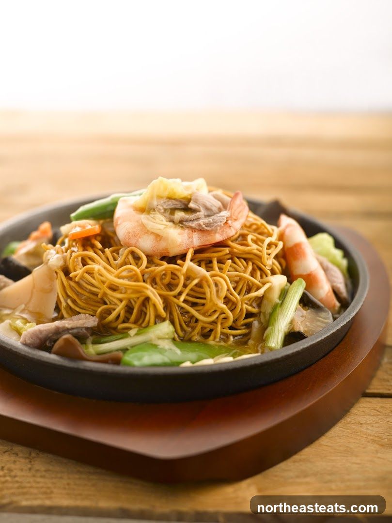 Sizzling Noodles with Shrimp and Meat